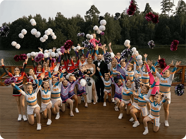7-Collaboration_partnership_or_commercial_cheerleading