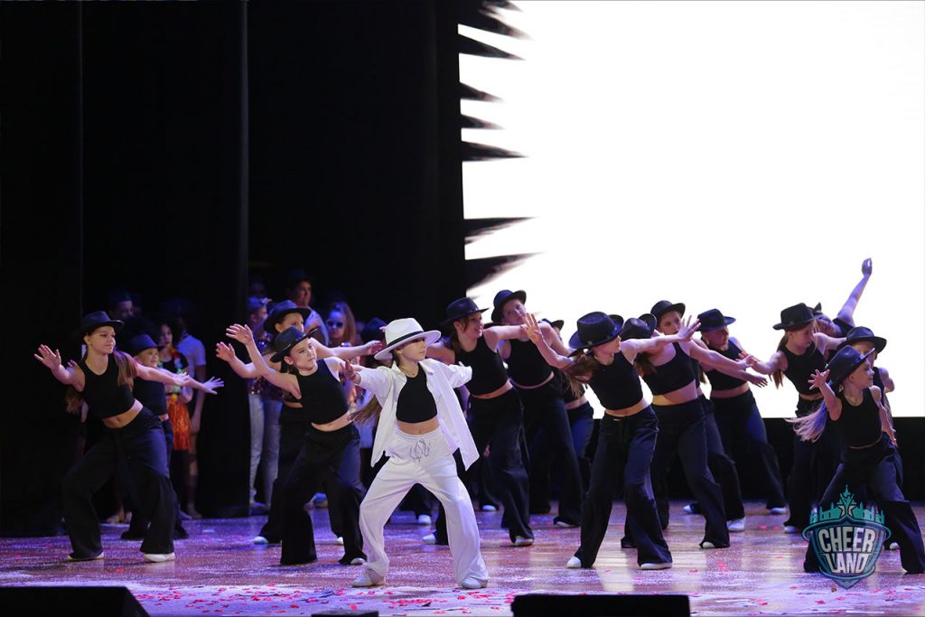 Праздник чирлидинга в Королёве: отчётный концерт клуба «ЧирЛэнд»