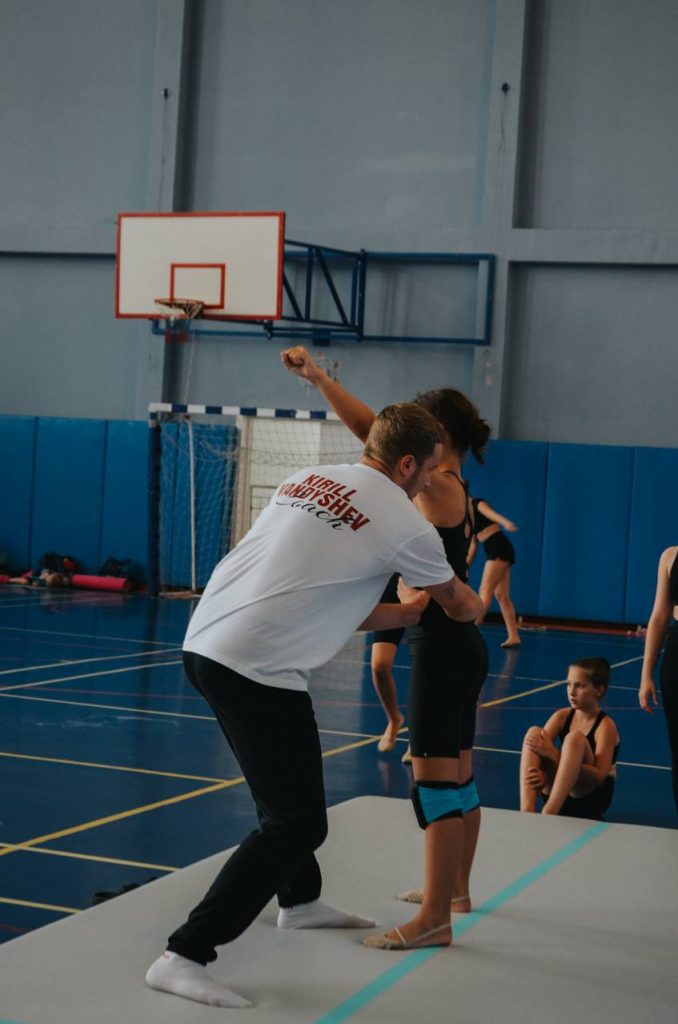 Акробатика для детей в Королёве: безопасность, дисциплина и благотворительность